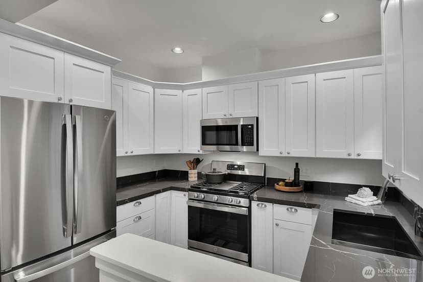 Property photo for 1800 10th Avenue W #1800, Seattle photo 10
