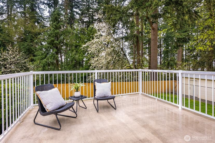 Property photo for 5402 West Drive, Everett photo 6