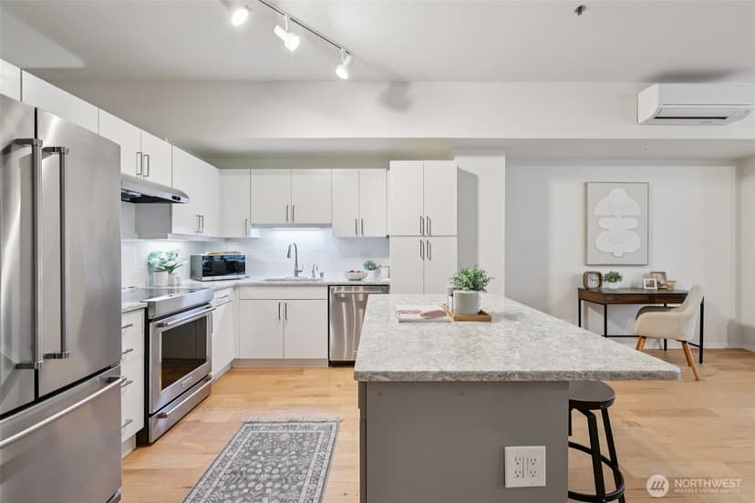 Property photo for 526 1st Avenue S #405, Seattle photo 3