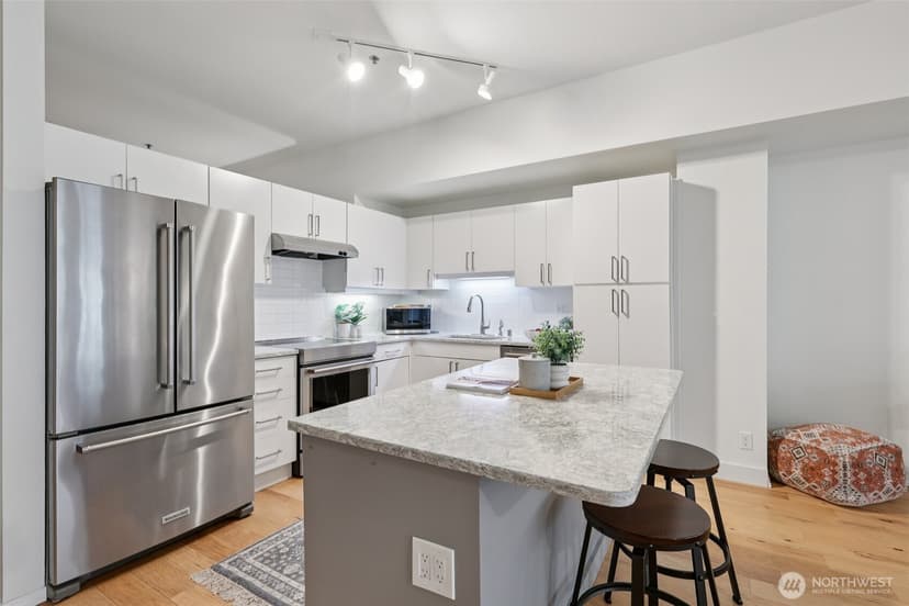 Property photo for 526 1st Avenue S #405, Seattle photo 2