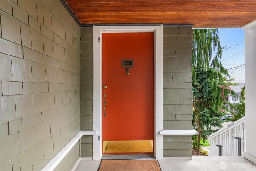 Property photo for 2621 2nd Avenue N, Seattle photo 5