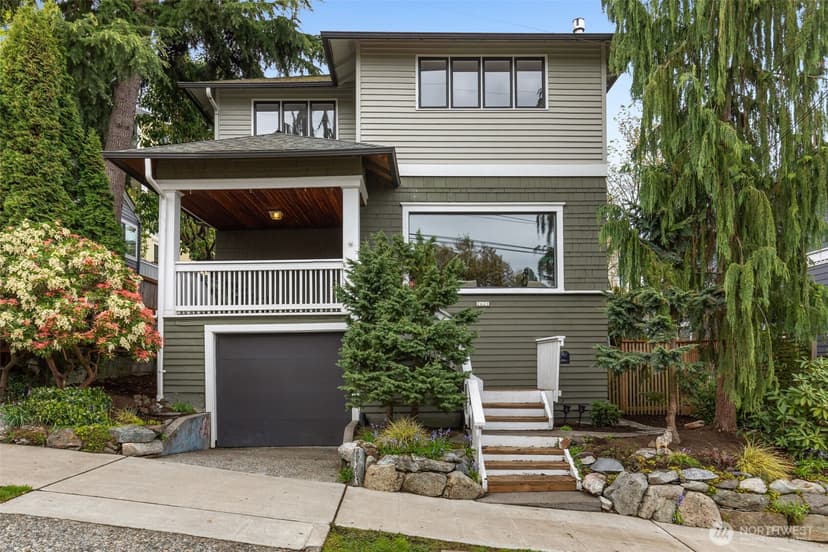 Property photo for 2621 2nd Avenue N, Seattle photo 2