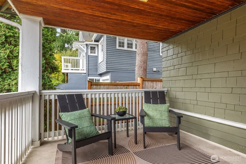 Property photo for 2621 2nd Avenue N, Seattle photo 4