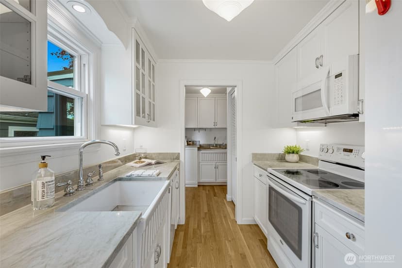 Property photo for 8115 34th Avenue SW, Seattle photo 7
