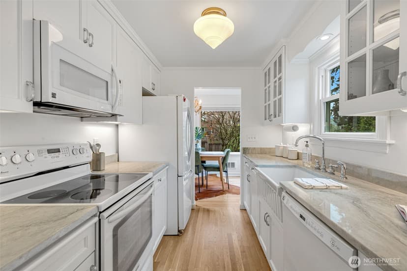 Property photo for 8115 34th Avenue SW, Seattle photo 9