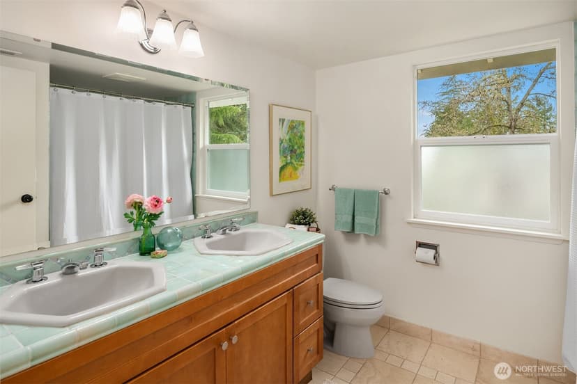 Property photo for 11321 83rd Place NE, Kirkland photo 24