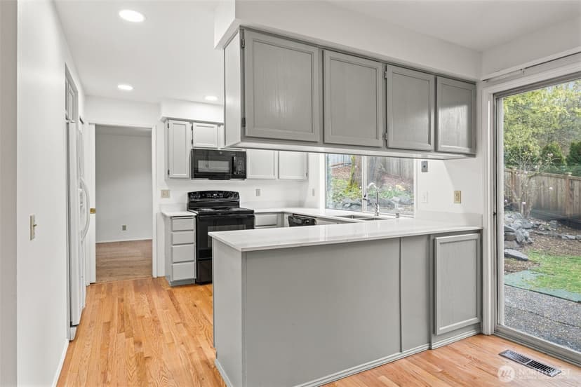 Property photo for 28813 14th Avenue S, Federal Way photo 6