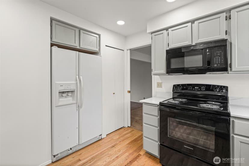 Property photo for 28813 14th Avenue S, Federal Way photo 8