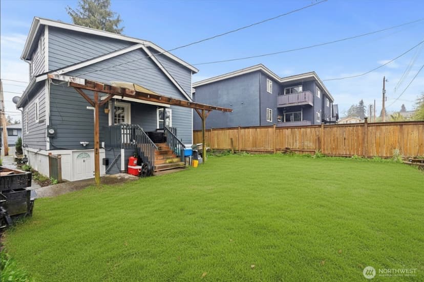 Property photo for 934 N 100th Street, Seattle photo 20