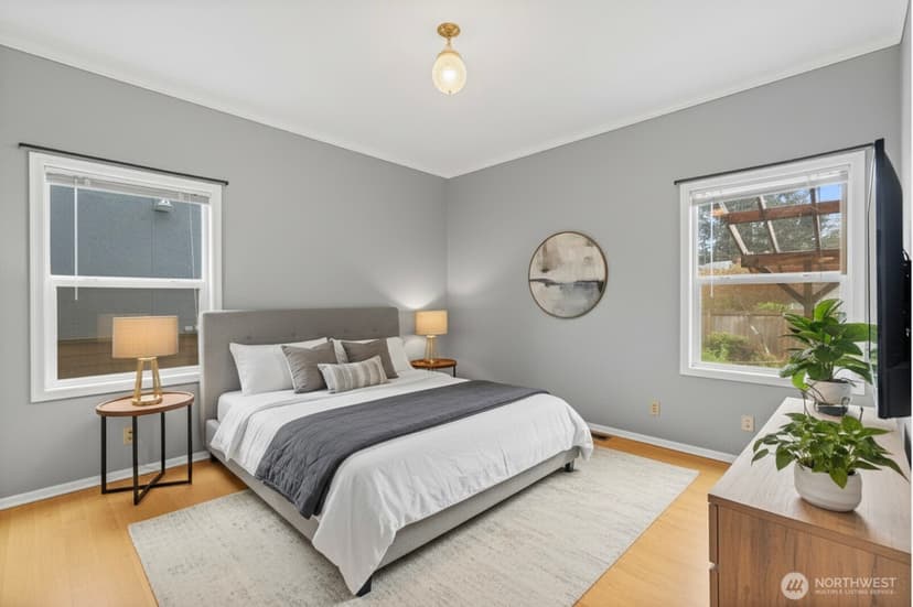Property photo for 934 N 100th Street, Seattle photo 8