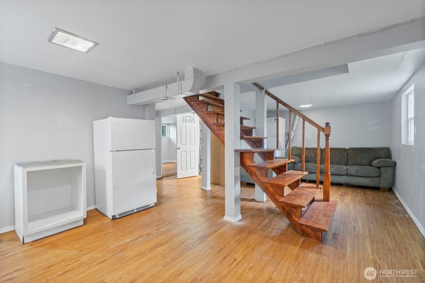 Property photo for 934 N 100th Street, Seattle photo 15