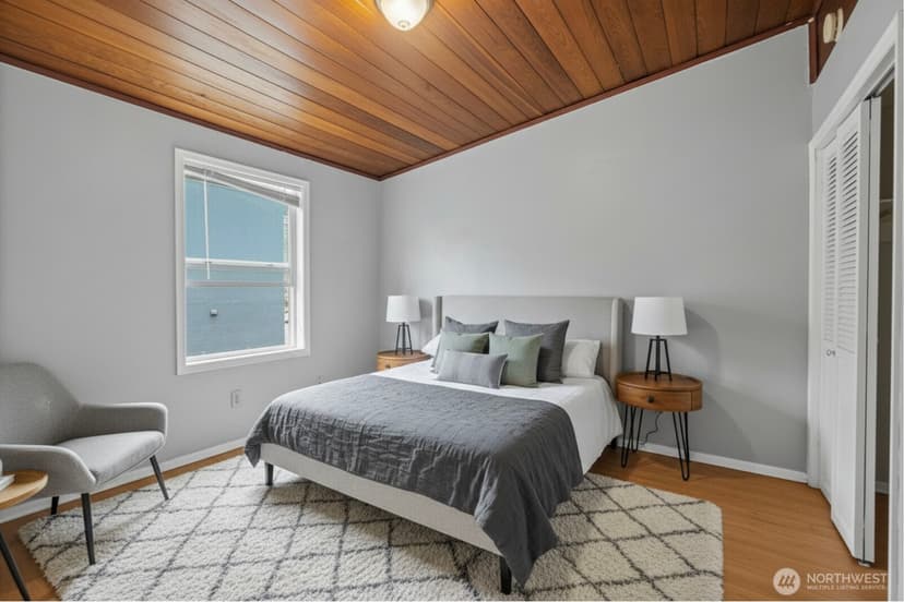 Property photo for 934 N 100th Street, Seattle photo 9