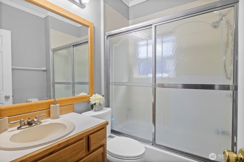 Property photo for 934 N 100th Street, Seattle photo 7