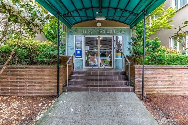 Property photo for 1800 Taylor Avenue N #305, Seattle photo 4