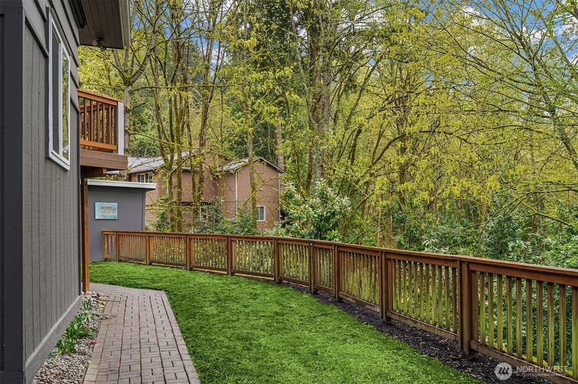 Property photo for 15803 81st Avenue NE, Kenmore photo 22