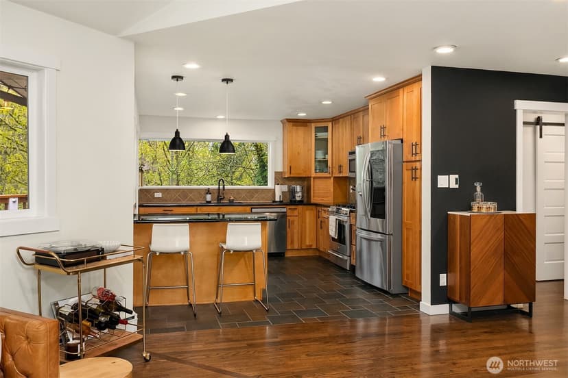 Property photo for 15803 81st Avenue NE, Kenmore photo 8