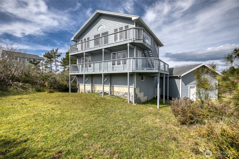Property photo for 171 Marine View Drive SE, Ocean Shores photo 3