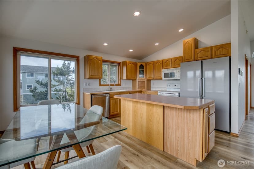 Property photo for 171 Marine View Drive SE, Ocean Shores photo 10