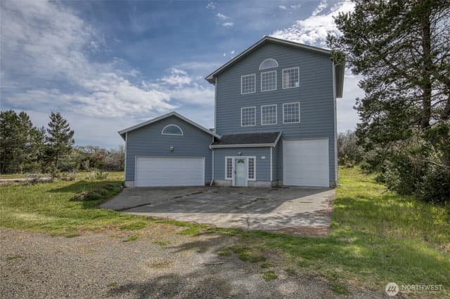 Property photo for 171 Marine View Drive SE, Ocean Shores photo 2