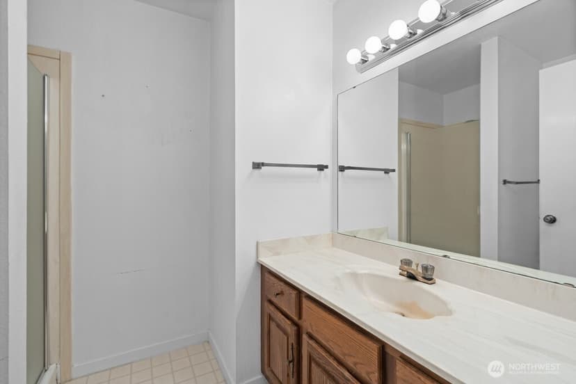 Property photo for 5025 California Avenue SW #402, Seattle photo 16