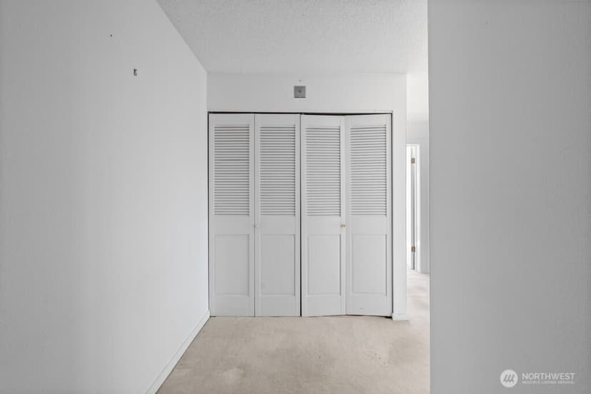 Property photo for 5025 California Avenue SW #402, Seattle photo 23