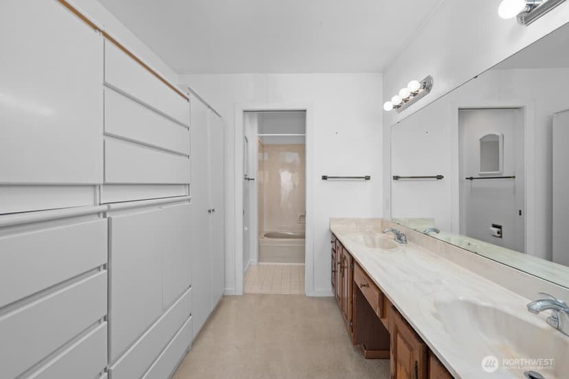 Property photo for 5025 California Avenue SW #402, Seattle photo 17