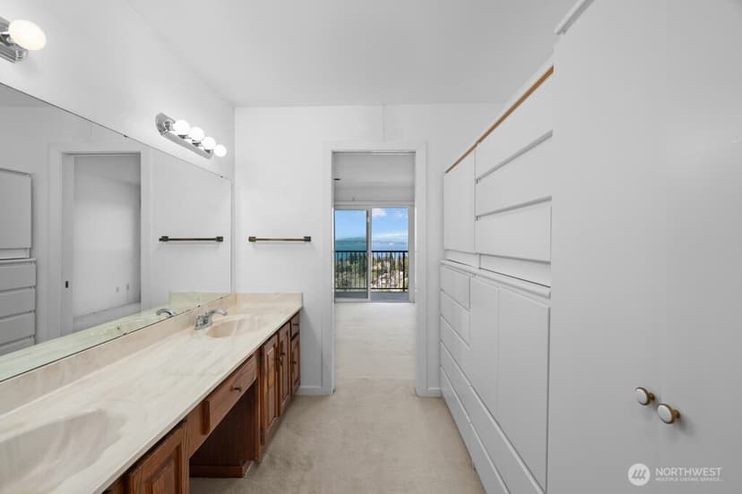 Property photo for 5025 California Avenue SW #402, Seattle photo 19