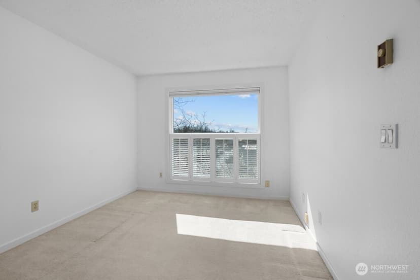 Property photo for 5025 California Avenue SW #402, Seattle photo 15
