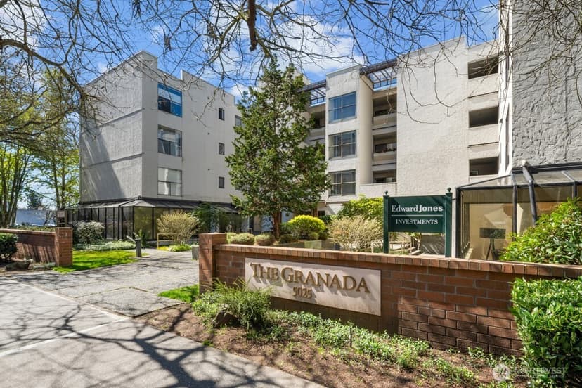 Property photo for 5025 California Avenue SW #402, Seattle photo 28