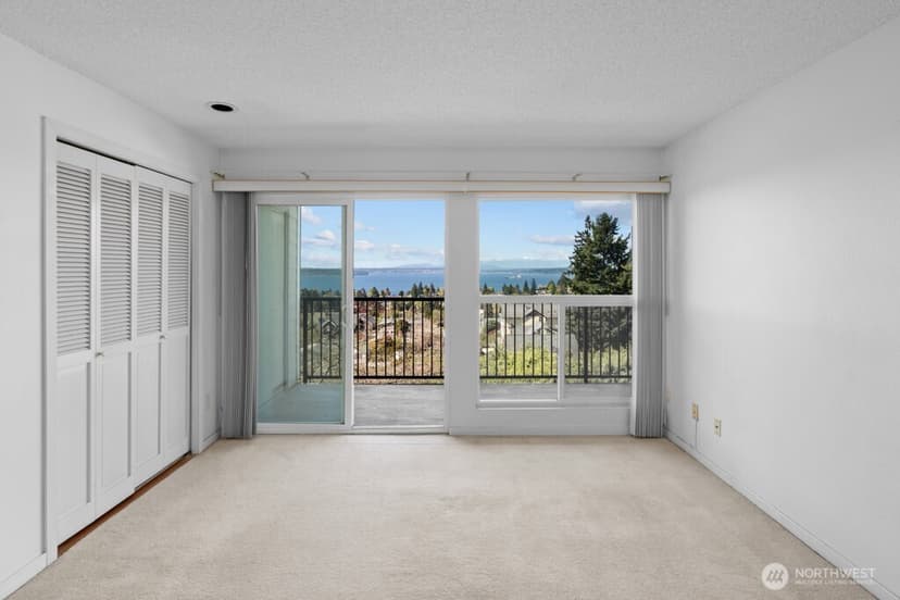 Property photo for 5025 California Avenue SW #402, Seattle photo 13