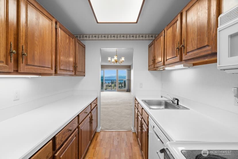 Property photo for 5025 California Avenue SW #402, Seattle photo 10