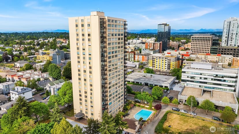 Property photo for 4540 8th Avenue NE #405, Seattle photo 2