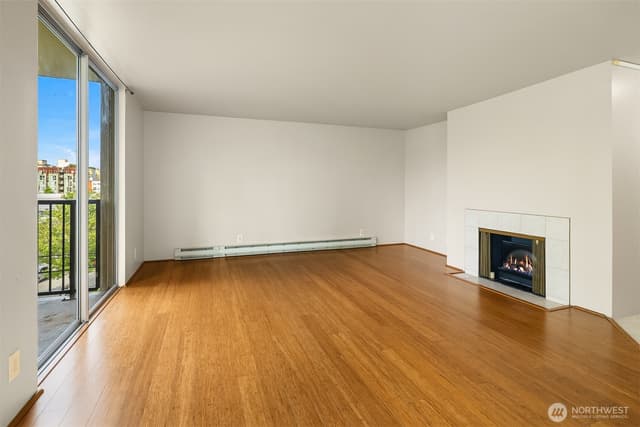 Property photo for 4540 8th Avenue NE #405, Seattle photo 4