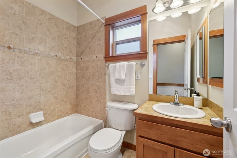 Property photo for 9047 17th Avenue SW #A, Seattle photo 22