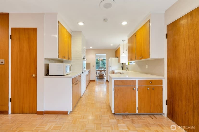 Property photo for 10520 11th Avenue NW, Seattle photo 6
