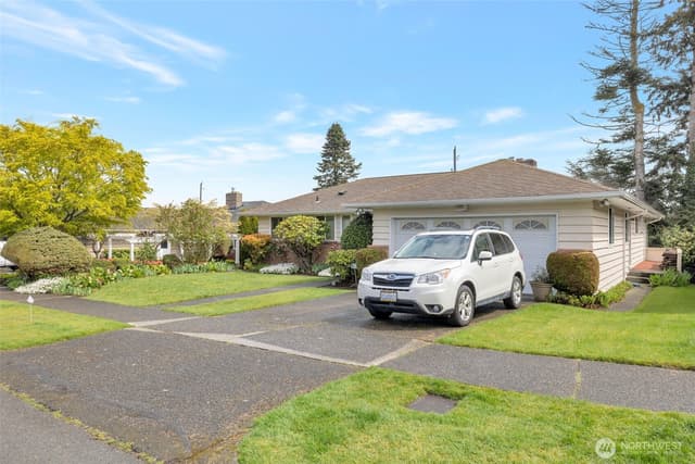 Property photo for 10520 11th Avenue NW, Seattle photo 2