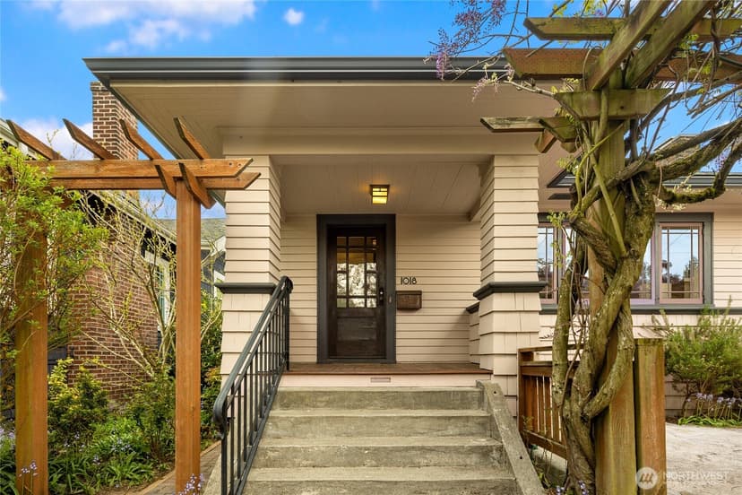Property photo for 1018 NE 62nd Street, Seattle photo 3