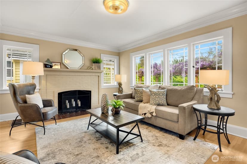 Property photo for 1018 NE 62nd Street, Seattle photo 6