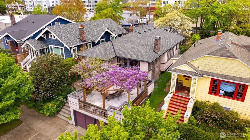 Property photo for 1018 NE 62nd Street, Seattle photo 2