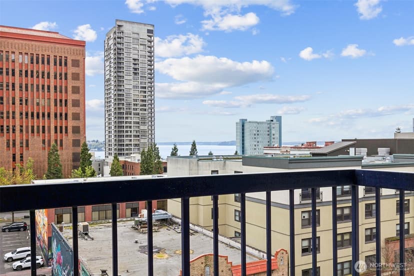 Property photo for 2100 3rd Avenue #802, Seattle photo 12