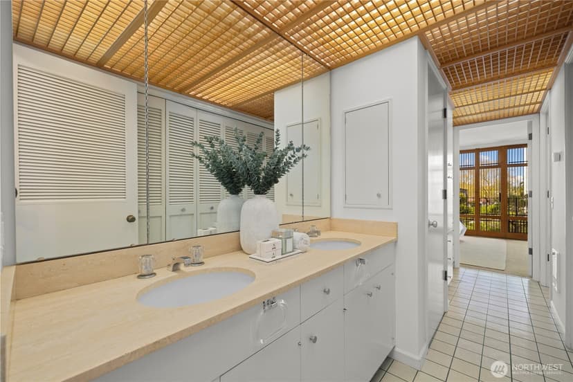 Property photo for 1620 43rd Avenue E #4C, Seattle photo 17