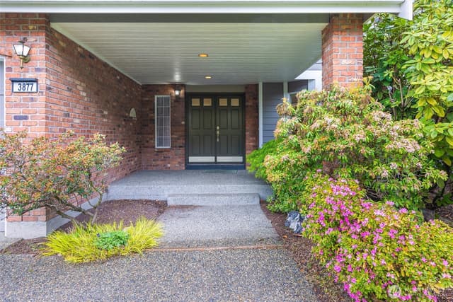 Property photo for 3877 113th Avenue NE, Bellevue photo 3