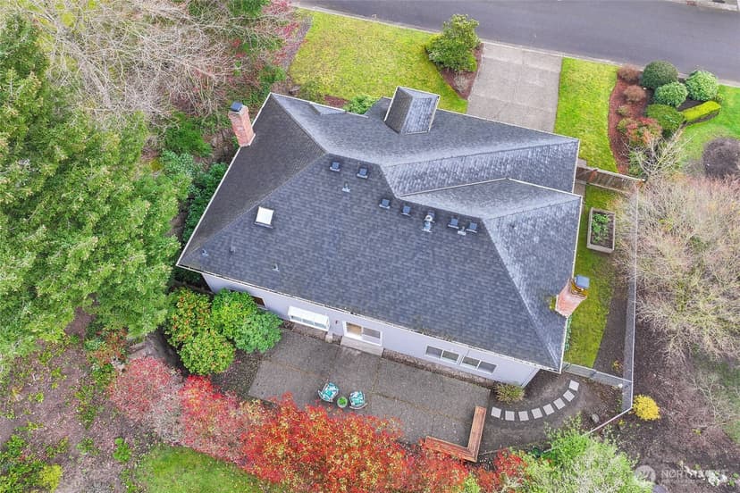 Property photo for 3877 113th Avenue NE, Bellevue photo 34