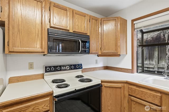 Property photo for 1572 NE 177th St #B10, Seattle photo 5