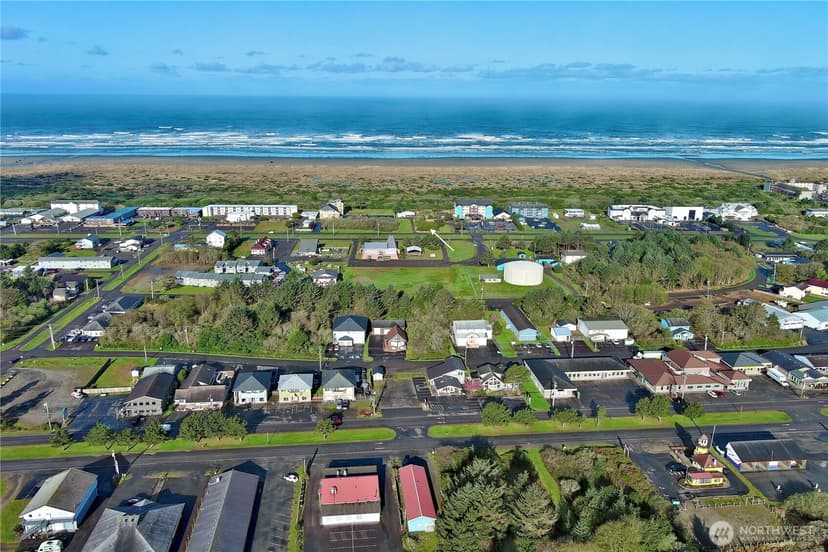 Property photo for 823 Ocean Shores Boulevard NW, Ocean Shores photo 23