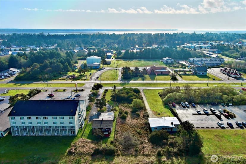 Property photo for 823 Ocean Shores Boulevard NW, Ocean Shores photo 18