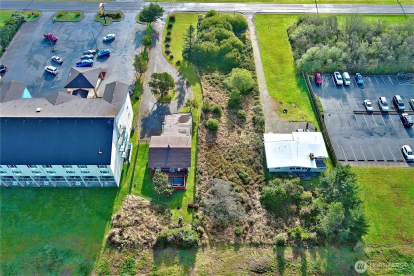 Property photo for 823 Ocean Shores Boulevard NW, Ocean Shores photo 15