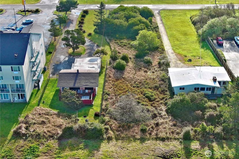 Property photo for 823 Ocean Shores Boulevard NW, Ocean Shores photo 17