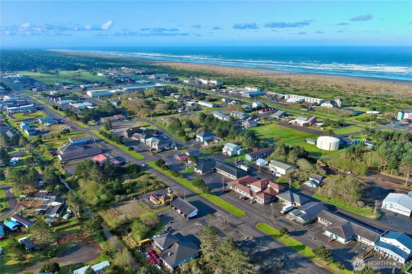 Property photo for 823 Ocean Shores Boulevard NW, Ocean Shores photo 25