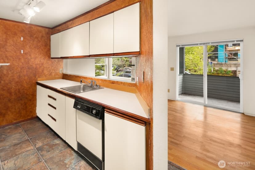 Property photo for 1836 25th Avenue #204, Seattle photo 7